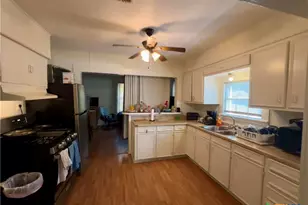 1002 E Park Ave, Victoria, TX 77901 - Photo 5