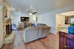 310 Stoneham Cir, Seguin, TX 78155 - Photo 13