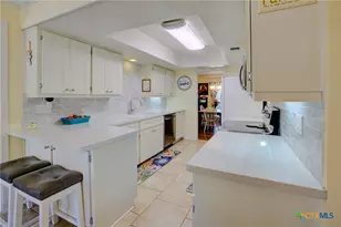 310 Stoneham Cir, Seguin, TX 78155 - Photo 17