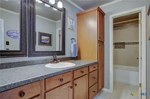 310 Stoneham Cir, Seguin, TX 78155 - Photo 31