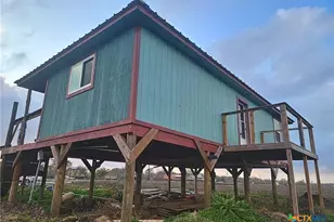 410 Guadalupe River Dr, Tivoli, TX 77990 - Photo 15