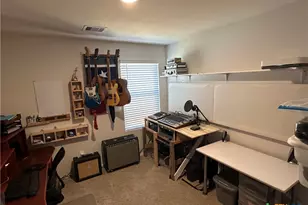 302 N Richland Dr, Lockhart, TX 78644 - Photo 13