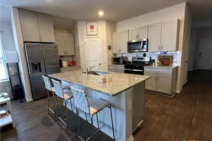 302 N Richland Dr, Lockhart, TX 78644 - Photo 5