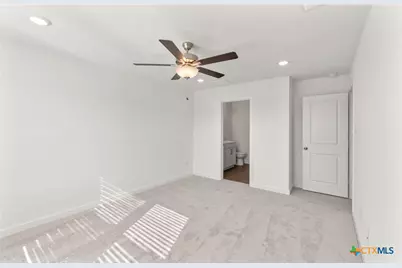 109 Green Berets Bend, Jarrell, TX 76537 - Photo 15