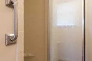 319 E Bowie St, Luling, TX 78648 - Photo 11