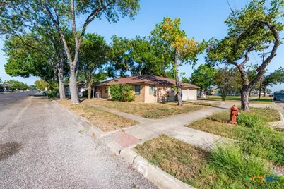 319 E Bowie Street, Luling, TX 78648 - Photo 15