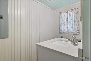 488 Alamo Beach Ave, Port Lavaca, TX 77979 - Photo 15