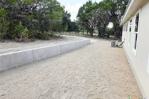 684 Appaloosa Dr, Fischer, TX 78623 - Photo 5