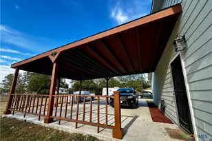 221 E Hamilton Ave, Rockdale, TX 76567 - Photo 5