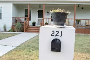 221 E Hamilton Ave, Rockdale, TX 76567 - Photo 1