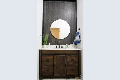 221 E Hamilton Avenue, Rockdale, TX 76567 - Photo 13