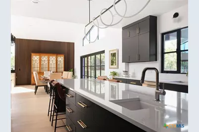 353 Lakeview Boulevard, New Braunfels, TX 78130 - Photo 15