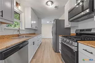 914 Edwards St, Copperas Cove, TX 76522 - Photo 3