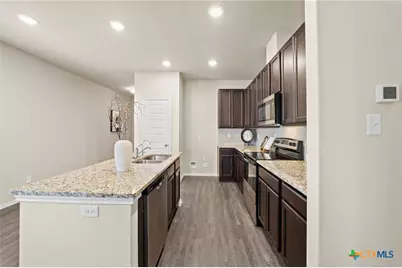 2429 Marty Way, Seguin, TX 78155 - Photo 5