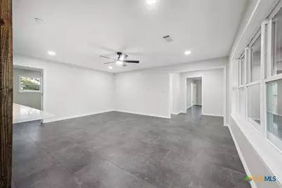 1305 W 1st Street, Lampasas, TX 76550 - Photo 13