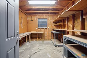 1305 W 1st St, Lampasas, TX 76550 - Photo 37