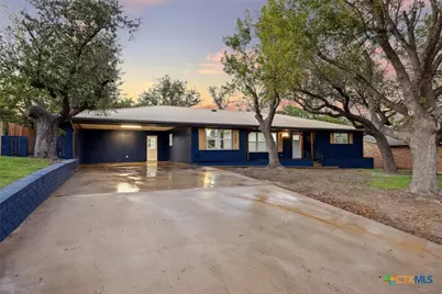 1305 W 1st Street, Lampasas, TX 76550 - Photo 3