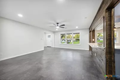 1305 W 1st Street, Lampasas, TX 76550 - Photo 7