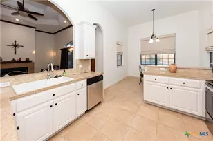 127 Eleanor Ln, Bastrop, TX 78602 - Photo 15