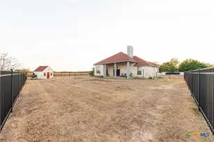 127 Eleanor Ln, Bastrop, TX 78602 - Photo 37