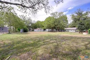 815 Pecan St, Seguin, TX 78155 - Photo 13