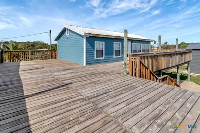 705 W Jefferson Avenue, Port O'Connor, TX 77982 - Photo 17