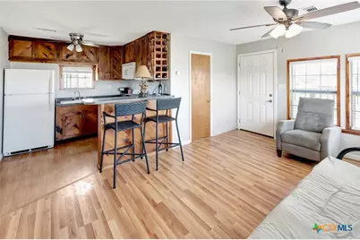 705 W Jefferson Avenue, Port O'Connor, TX 77982 - Photo 9