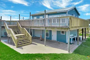 705 W Jefferson Ave, Port O'Connor, TX 77982 - Photo 5