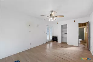 803 E 15th St, Cameron, TX 76520 - Photo 17