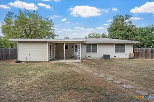 803 E 15th St, Cameron, TX 76520 - Photo 21