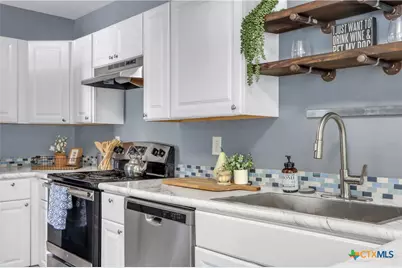 810 N Goodrich Street, Seguin, TX 78155 - Photo 9