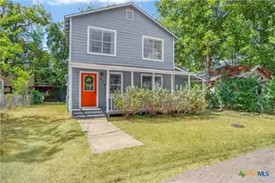 810 N Goodrich St, Seguin, TX 78155 - Photo 1