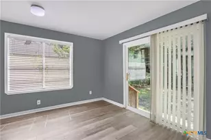 810 N Goodrich St, Seguin, TX 78155 - Photo 13