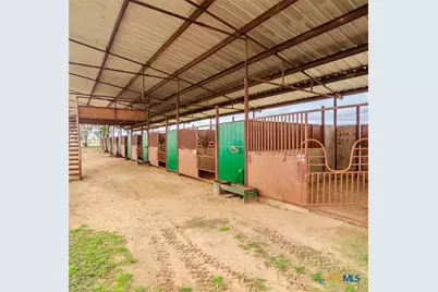 231 N State Highway 95, Yoakum, TX 77995 - Photo 31