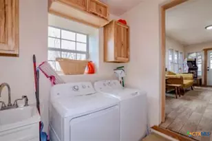 231 N State Hwy 95, Yoakum, TX 77995 - Photo 25