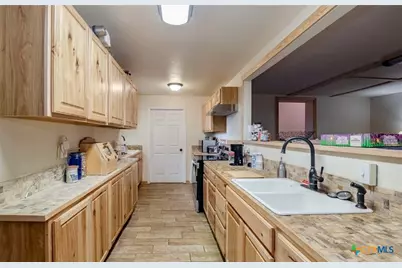 231 N State Highway 95, Yoakum, TX 77995 - Photo 7