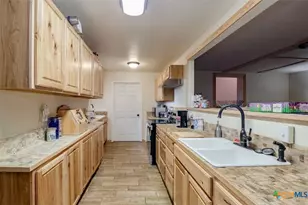 231 N State Hwy 95, Yoakum, TX 77995 - Photo 7