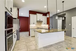 239 Bamberger Ave, New Braunfels, TX 78132 - Photo 5