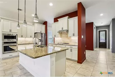 239 Bamberger Avenue, New Braunfels, TX 78132 - Photo 9