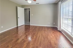 214 Williamsburg Ave, Victoria, TX 77904 - Photo 11