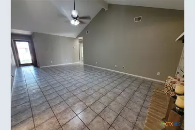 214 Williamsburg Avenue, Victoria, TX 77904 - Photo 5
