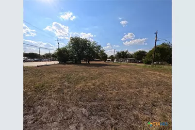 558 W Kingsbury Street, Seguin, TX 78155 - Photo 7