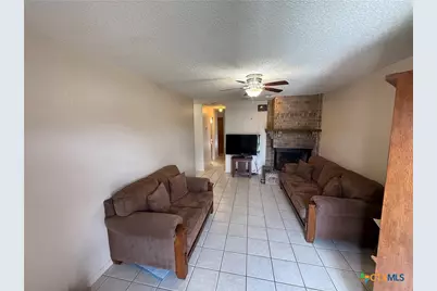 311 Versailles, Victoria, TX 77904 - Photo 5