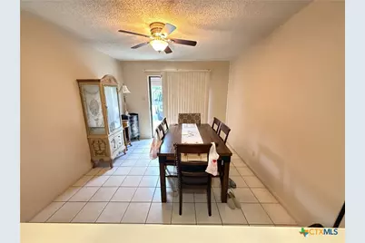 311 Versailles, Victoria, TX 77904 - Photo 13