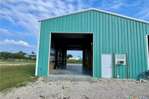 211 N 5th St, Port O'Connor, TX 77982 - Photo 19