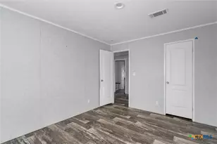 2316 County Rd 404 Loop, Bartlett, TX 76511 - Photo 23