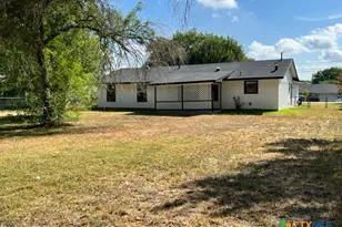 1302 S Mesquite Ave, New Braunfels, TX 78130 - Photo 15