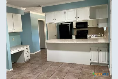 1302 S Mesquite Avenue, New Braunfels, TX 78130 - Photo 5