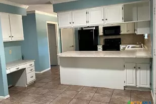 1302 S Mesquite Ave, New Braunfels, TX 78130 - Photo 5