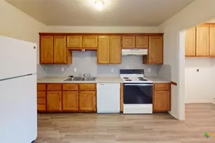 204 W Truman Ave, Copperas Cove, TX 76522 - Photo 9